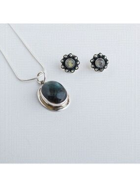 Sterling Silver Necklace Labradorite Pendant Stud Earring Jewelry Set .925